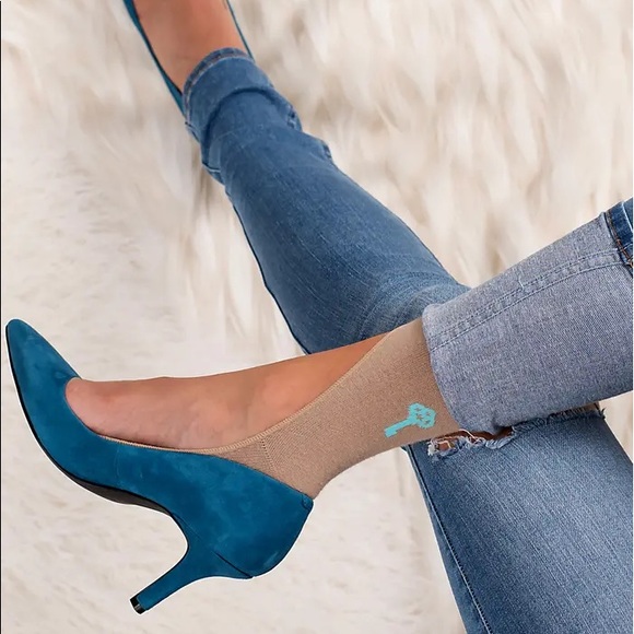 SOLD - Keysocks Knee High No-Show Socks - Picture 2 of 6